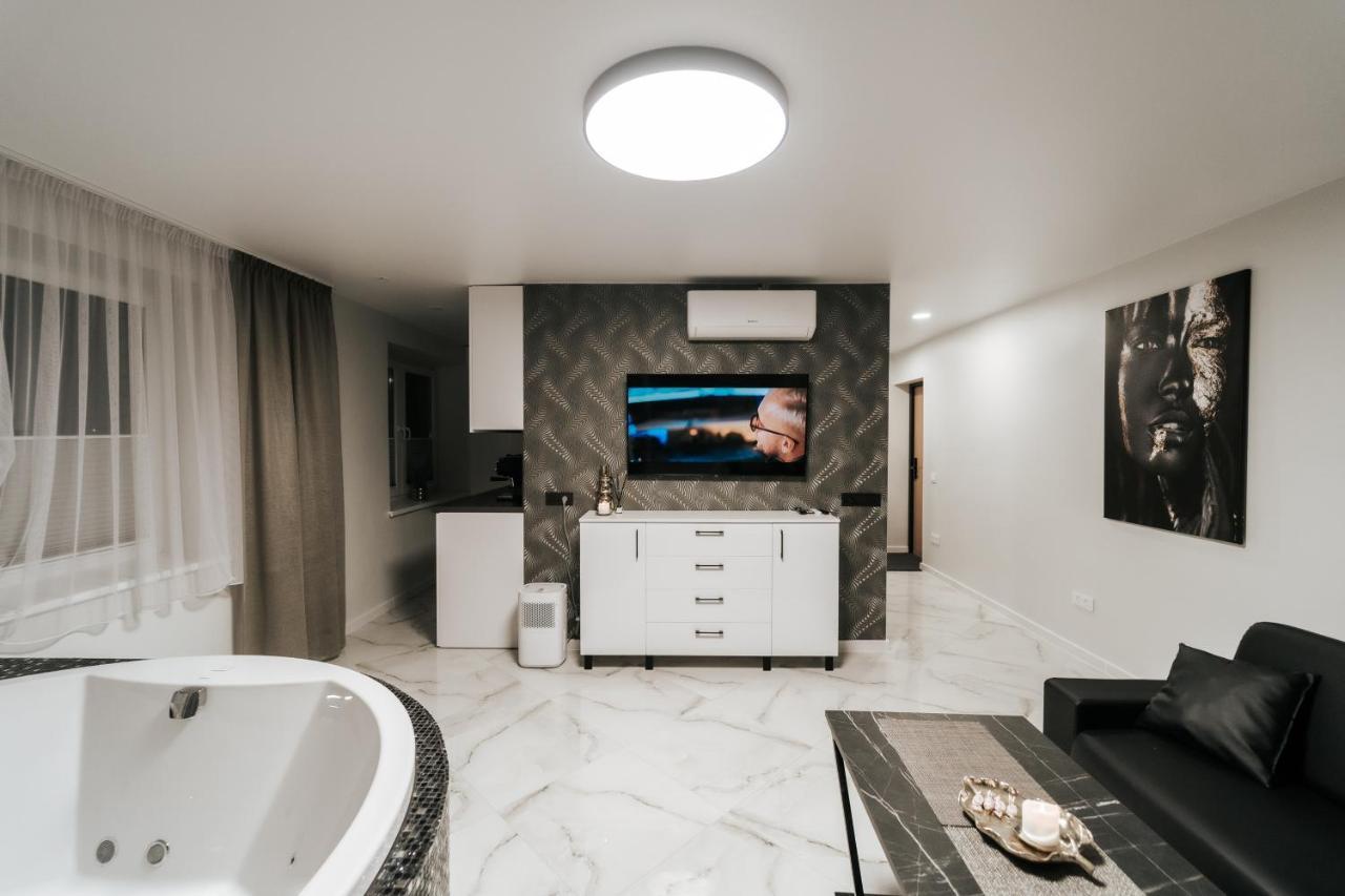 Kiss Apartment Шілутє Екстер'єр фото